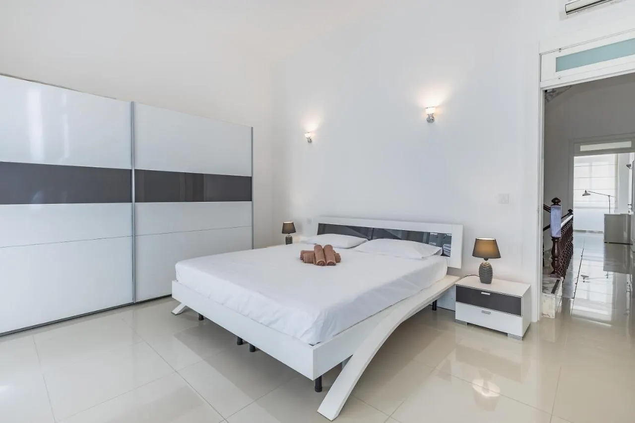 Holiday home Unique Four Bedroom Townhouse One Minute Away From The Seafront Sliema Malta